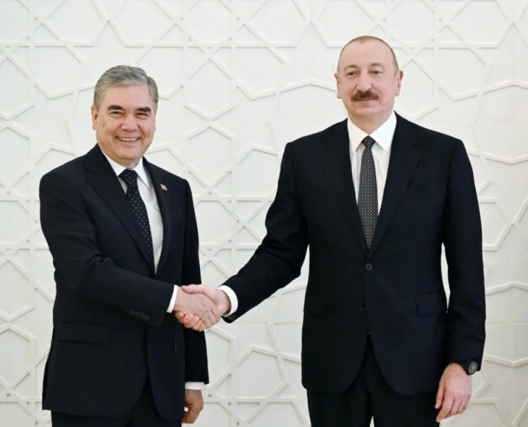 İlham Əliyev Qurbanqulu Berdiməhəmmədova zəng edib