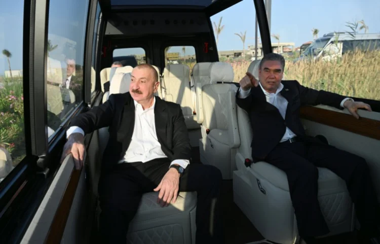 Berdiməhəmmədovun səfəri nə deməkdir?