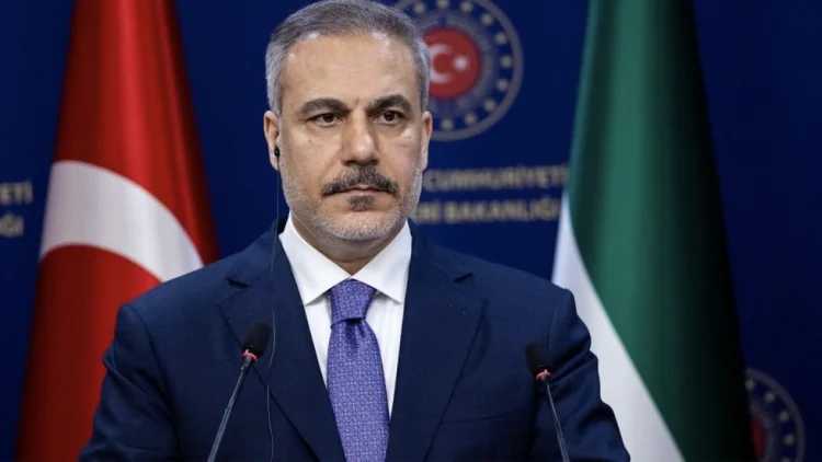 Fidan İsrailə: Suriyanı bombalamağı dərhal dayandırın