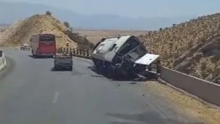 İranda avtobus qəzaya uğrayıb: 21 nəfər ölüb
