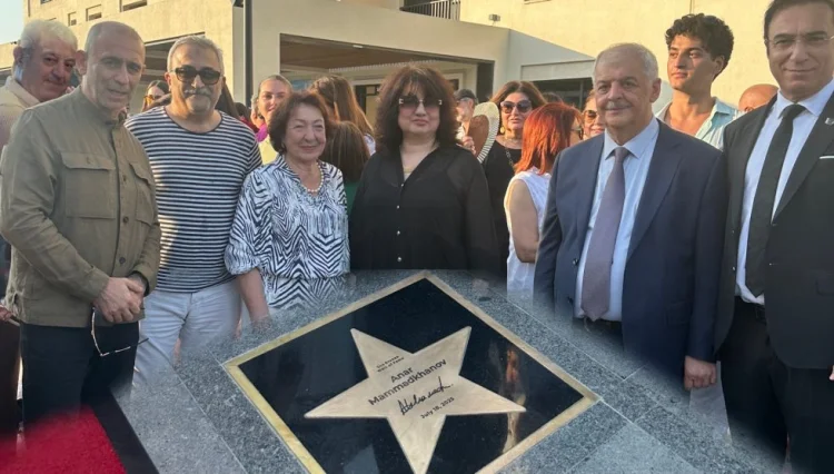 "Kurban olum... Siz nə gündəsiniz?"