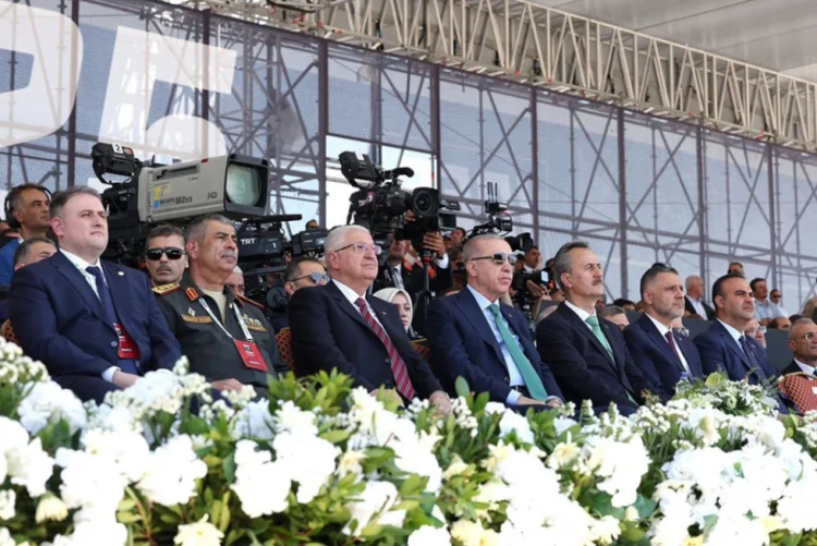 Azərbaycanın müdafiə naziri Türkiyədə səfərdədir