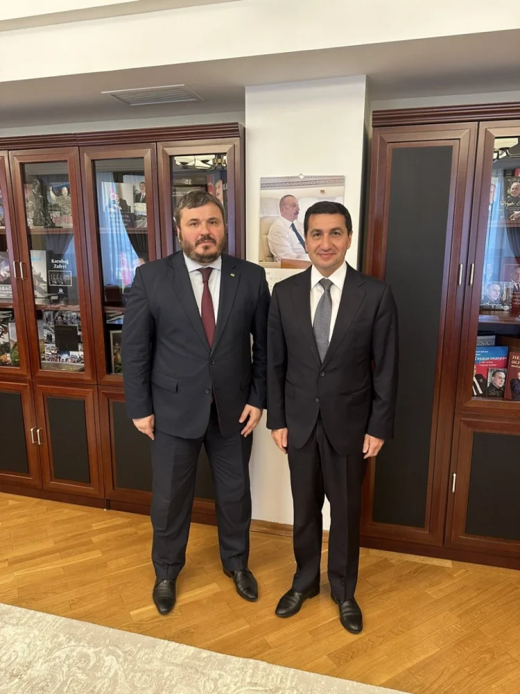 Hikmət Hacıyev Ukraynanın Azərbaycandakı səfiri ilə görüşüb