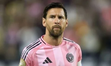 Lionel Messi zədələnib