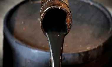 Qlobal bazarlarda neft cüzi ucuzlaşıb