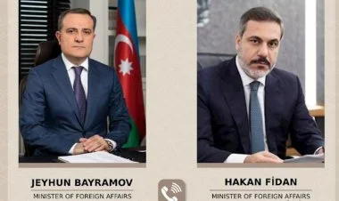 Hakan Fidan Ceyhun Bayramovla telefonla danışıb