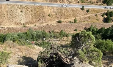 Türkiyədə mikroavtobus uçuruma aşıb: 3 ölü, 18 yaralı