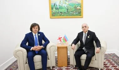 Əli Əsədov Türkmənbaşıda Gürcüstanın Baş naziri ilə görüşüb