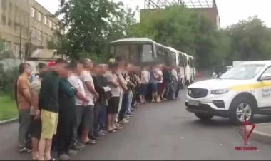 Moskvada miqrant ovu davam edir FOTO