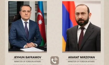 Ceyhun Bayramov Ararat Mirzoyanla telefonla danışıb