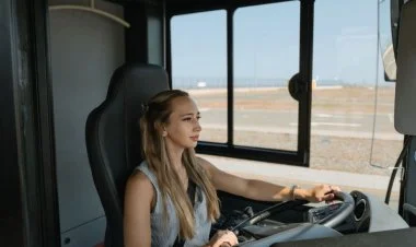Avtobus idarə edəcək qadın sürücülər hazırlanır