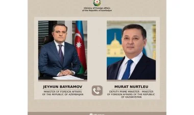 Ceyhun Bayramov qazaxıstanlı həmkarı ilə danışıb