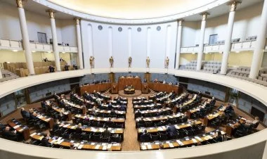 Finlandiyada deputat parlament binasında intihar edib