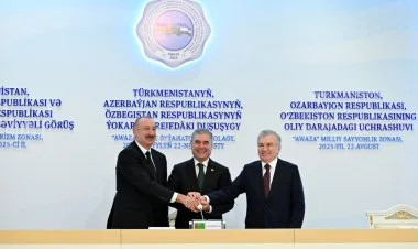 Azərbaycan-Türkmənistan-Özbəkistan liderləri görüşüb