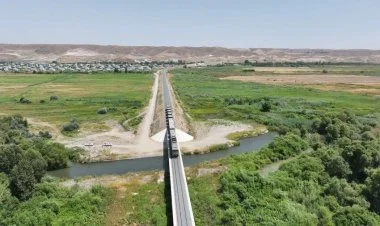 Horadiz-Ağbənd dəmir yolu xəttində işin 67 faizi yekunlaşıb