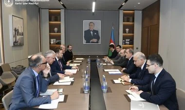 Ceyhun Bayramov Britaniyanın dövlət naziri ilə görüşüb