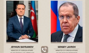 Bayramov Lavrova niyə zəng vurub?