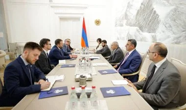 Stiven Douti Azərbaycana səfərindən sonra Ermənistana gedib