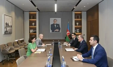 Ceyhun Bayramov Fransa səfiri Ann Buayonu qəbul edib