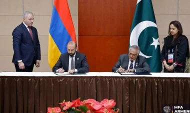 Ermənistan və Pakistan diplomatik əlaqələr qururlar