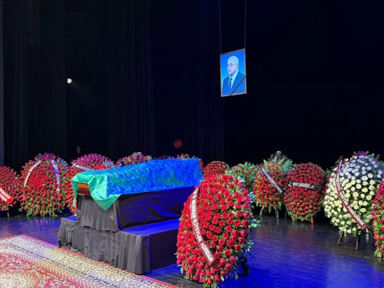 Xalq yazıçısı Elçin Əfəndiyevlə vida mərasimi keçirilib