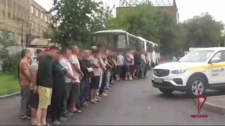 Moskvada miqrant ovu davam edir FOTO