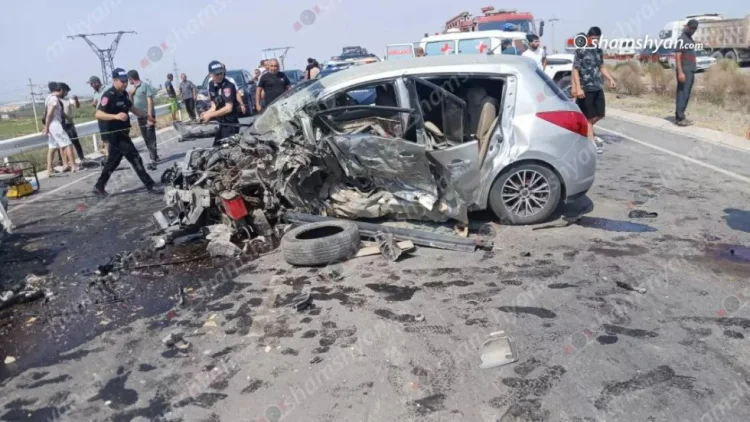 Erməni hərbçiləri ağır yol qəzasına düşüblər,1 ölü,6 yaralı