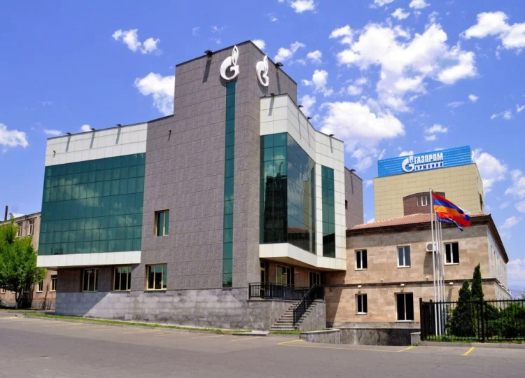 Rusiya Ermənistanın qazını kəsir