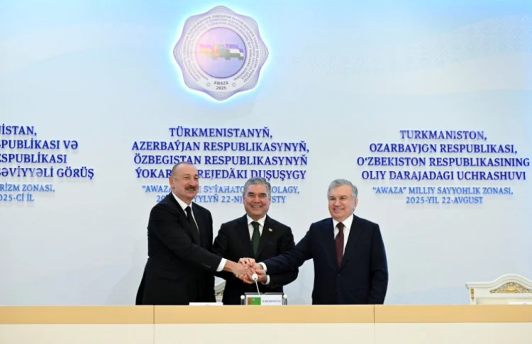 Azərbaycan-Türkmənistan-Özbəkistan liderləri görüşüb