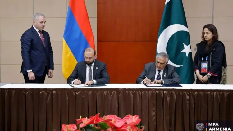 Ermənistan və Pakistan diplomatik əlaqələr qururlar