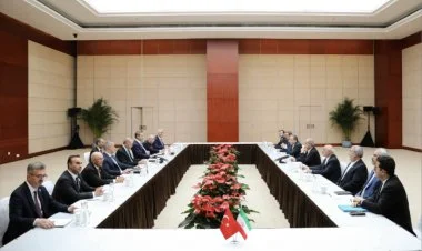 Ərdoğan Pezeşkianla Çində görüşüb