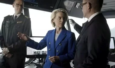 Fon der Leyenin təyyarəsi az qala qəzaya uğrayıb