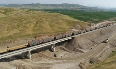 Horadiz-Ağbənd dəmir yolunda yüklərin daşınmasına başlanılıb