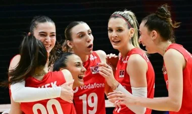 Türkiyənin qadın voleybolçuları ilk dəfə DÇ-nın finalında