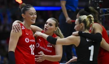 Türkiyənin qadın voleybol millisi DÇ-da ikinci oldu