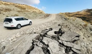 Torpaq sürüşməsi Dəmirçi–Lahıc yolunu yararsız hala salıb