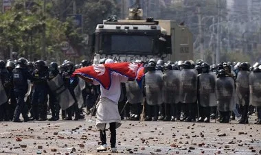 Nepalda etirazlar səngimir, ölkə prezidenti istefa verdi