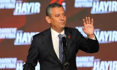 Özgür Özel yenidən CHP-nin sədri seçilib