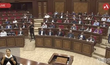 Ermənistan parlamenti Paşinyanın istefasını müzakirə edir