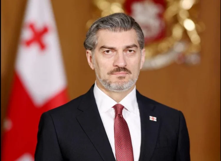 Gürcüstan Prezidenti Trampa açıq məktub yazıb