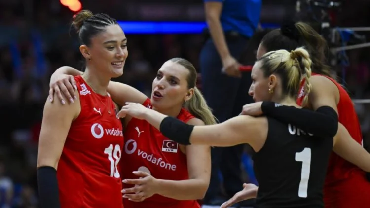 Türkiyənin qadın voleybol millisi DÇ-da ikinci oldu