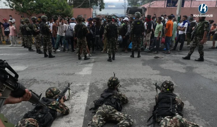 Nepal Ordusu Katmanduda təhlükəsizliyi təmin edir FOTO