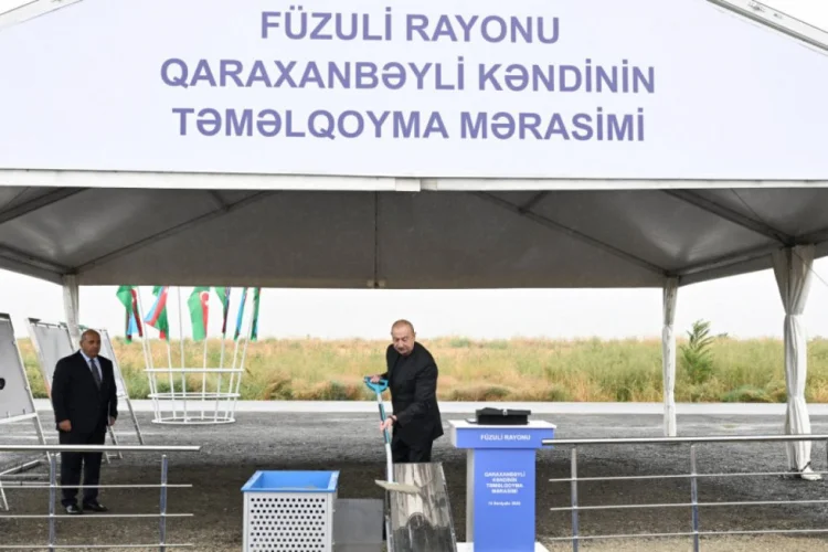İlham Əliyev Qaraxanbəyli kəndinin təməlini qoyub