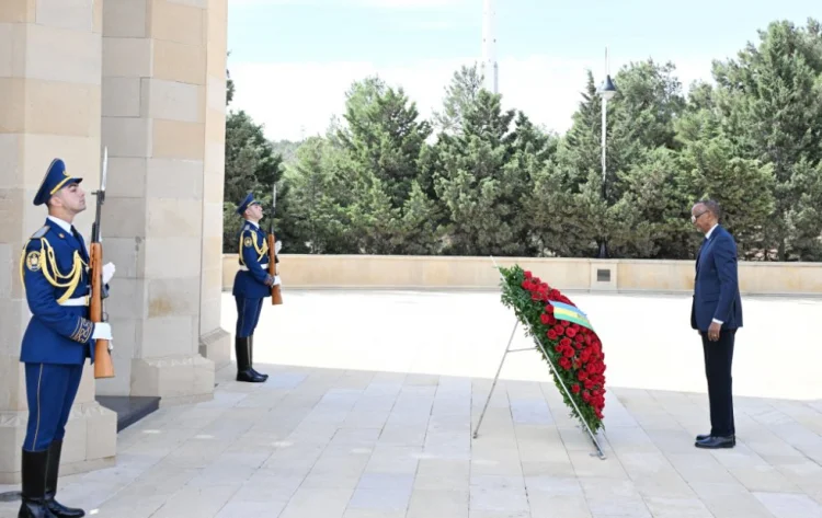 Ruanda Prezidenti Pol Kaqame şəhidlərin xatirəsini anıb