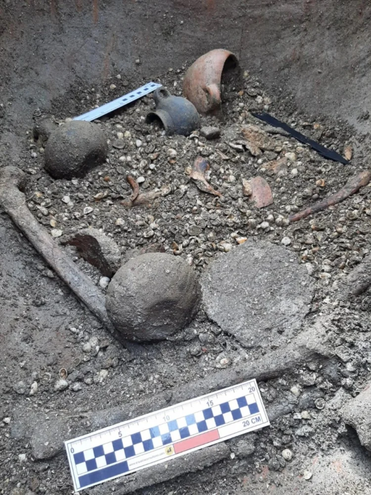 Masallıda antik dövrə aid küp məzarı üzə çıxıb