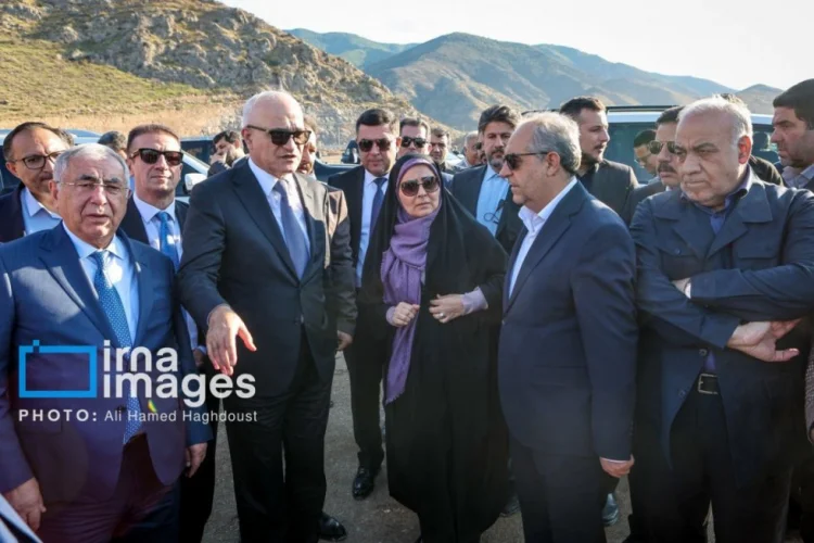 Şahin Mustafayev Araz dəhlizində görülən işlərlə tanış olub