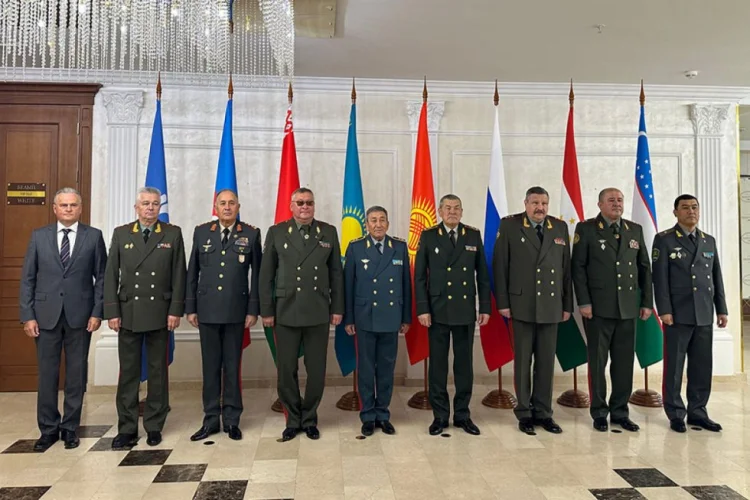 Kərim Vəliyev MDB Qərargah Rəisləri Komitəsinin iclasında