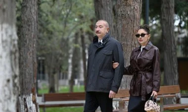 İlham Əliyev və birinci xanım Bakıda salınan yeni parkda