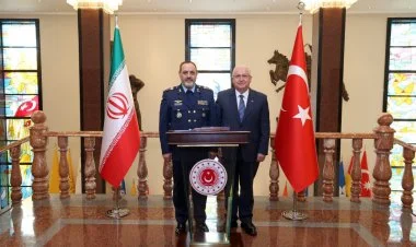 Türkiyə və İran müdafiə nazirləri görüşüb