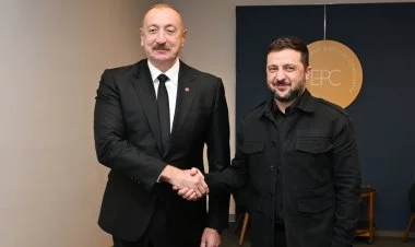 İlham Əliyev Kopenhagendə Volodimir Zelenski ilə görüşüb